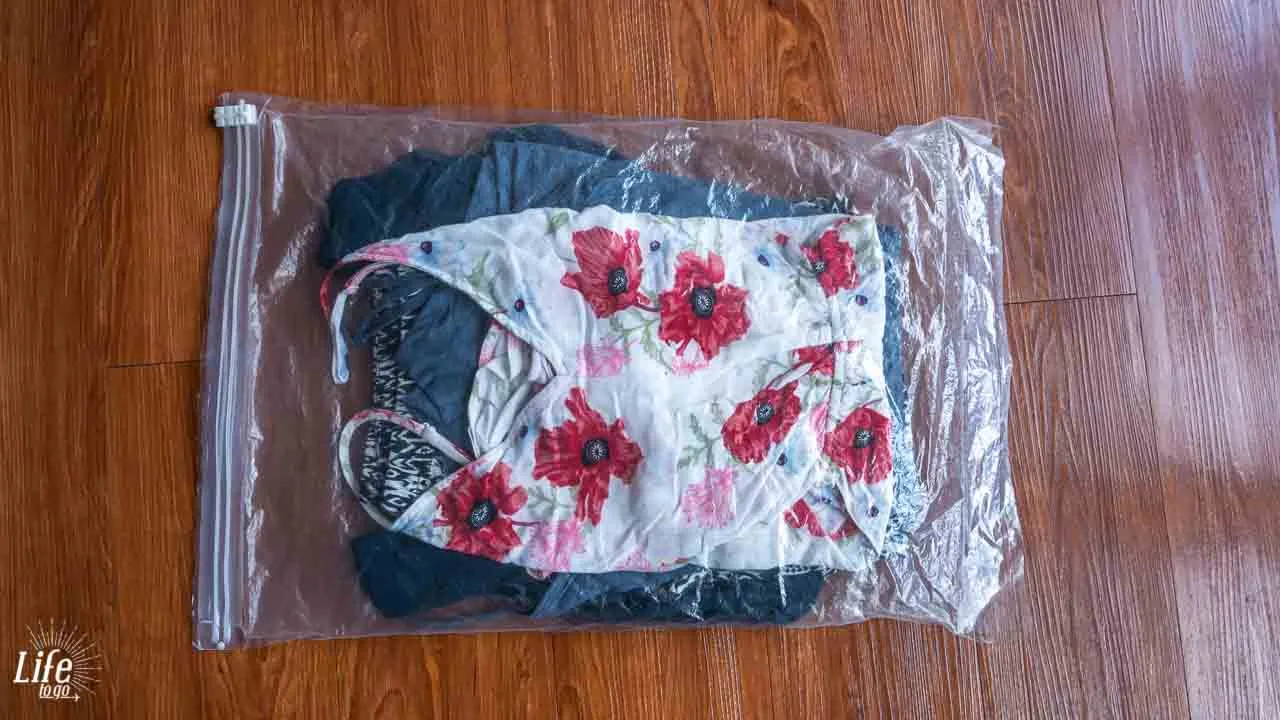 Vakuumbeutel für Kleidung auf Reise