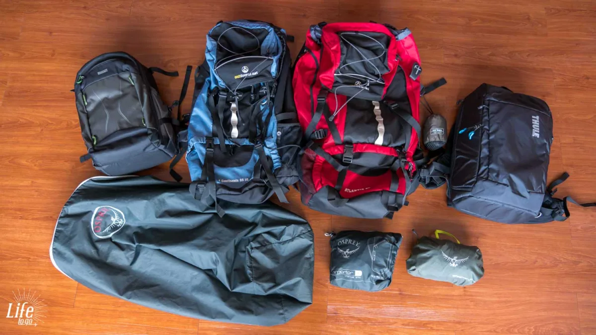 Backpacker Rucksaecke und Kamera Rucksaecke fuer die Weltreise